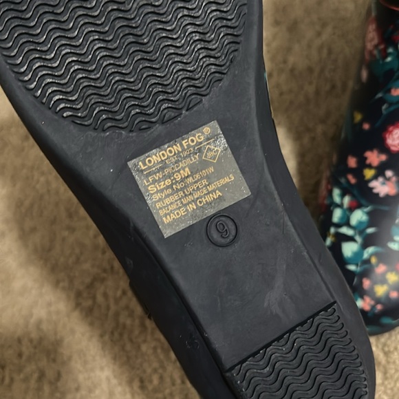 LONDON FOG Women's Piccadilly Rain Boot - Picture 8 of 10